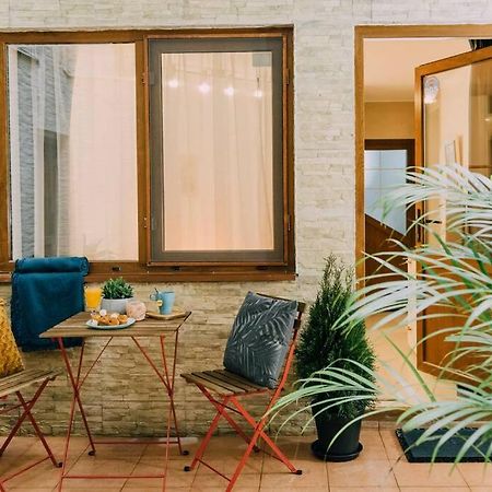 Studio With Private Terrace Next To Cismigiu Bukarest Exterior foto