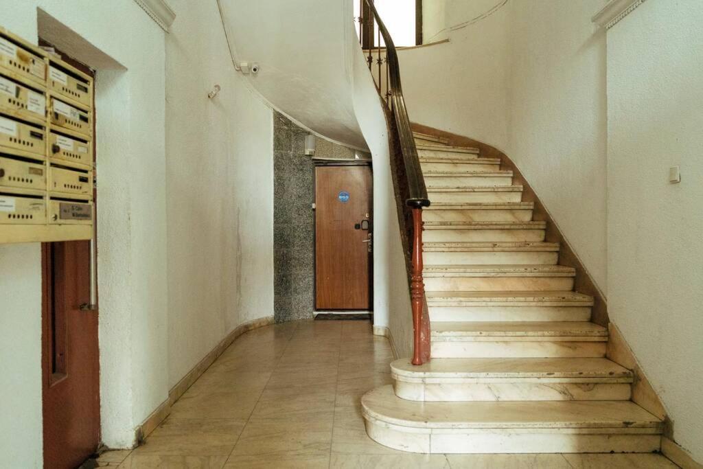 Studio With Private Terrace Next To Cismigiu Bukarest Exterior foto