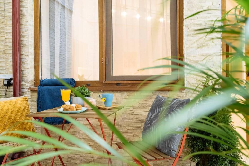 Studio With Private Terrace Next To Cismigiu Bukarest Exterior foto