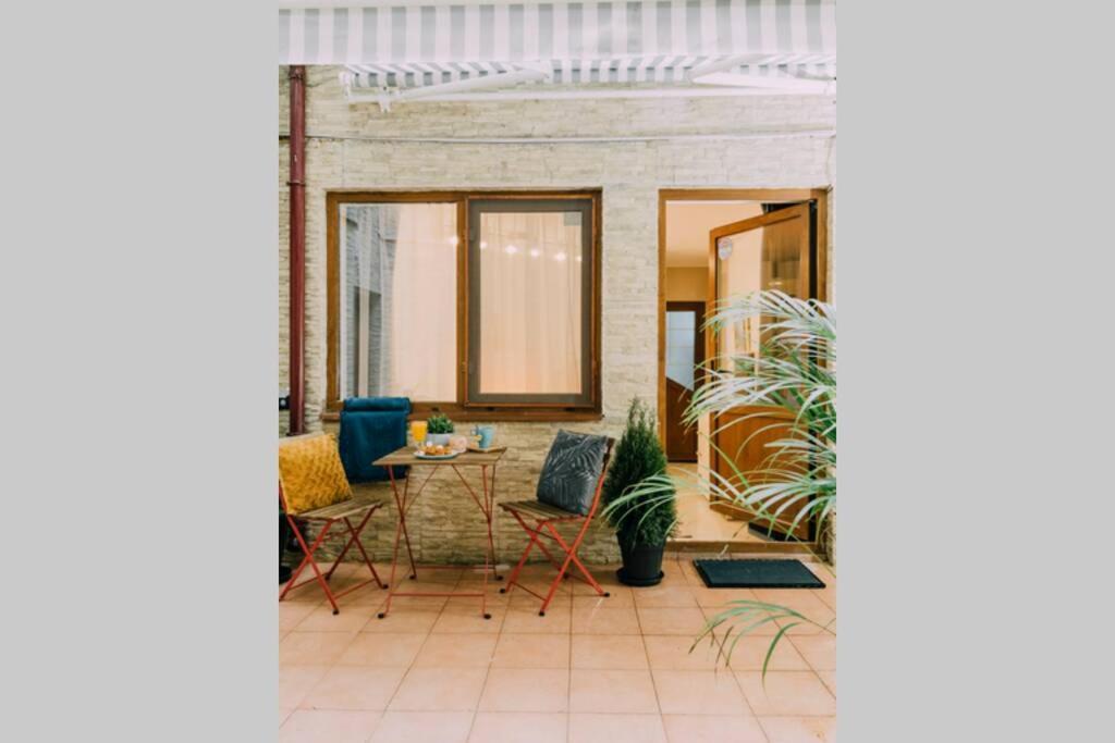 Studio With Private Terrace Next To Cismigiu Bukarest Exterior foto